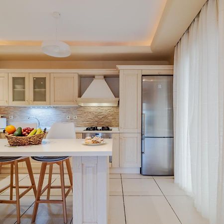 Aura Elegant Apartment Near Garitsa Bay Análipsis Buitenkant foto
